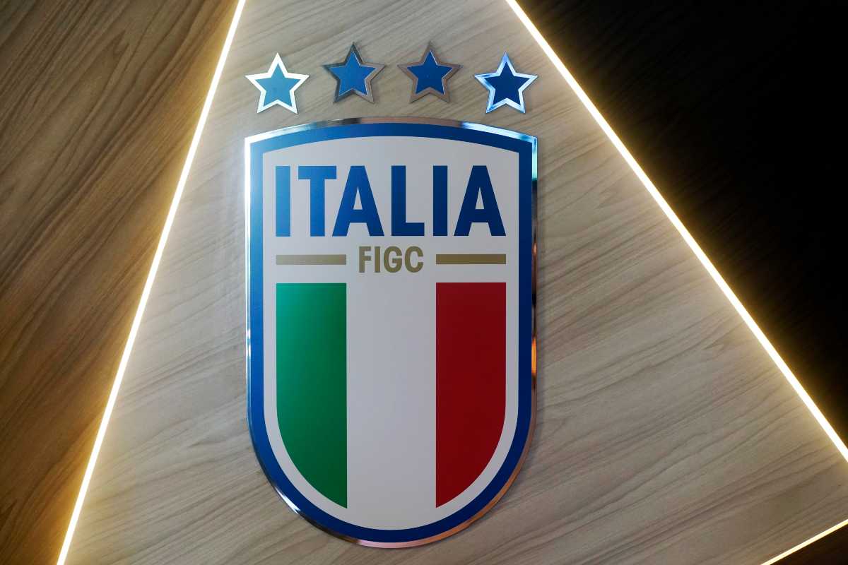 La clausola non è valida e la FIGC lo squalifica per tre mesi: c'è l'ufficialità
