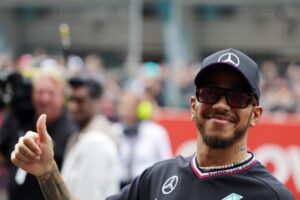 Hamilton cambia la Ferrari